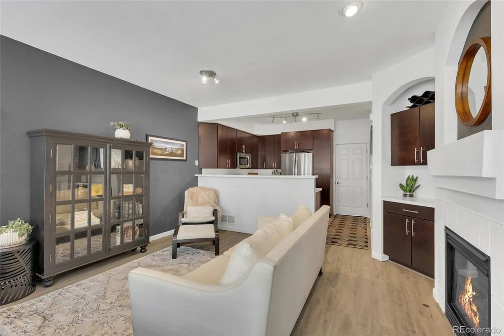 5555 E Briarwood Avenue 1703, Centennial
