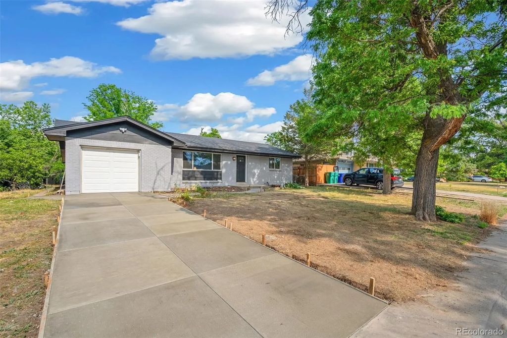 562 Lima Street, Aurora