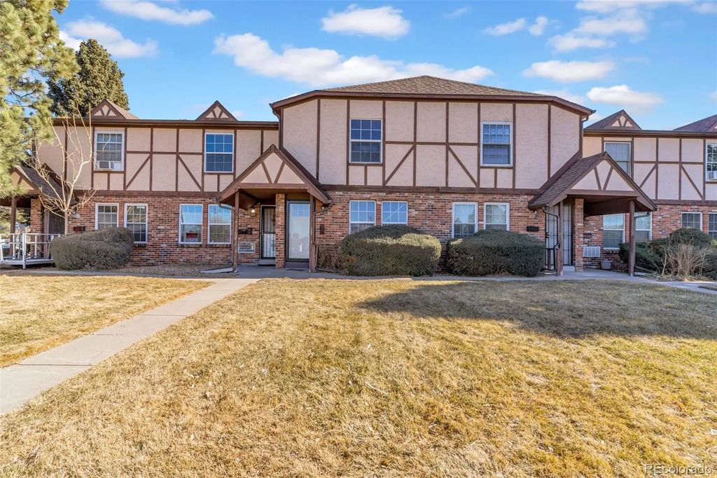 908 S Iola Street, Aurora