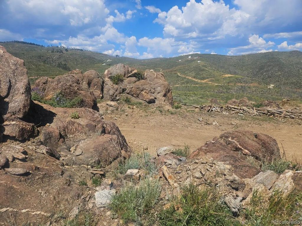 654 Hernia Hill Trail, Bellvue