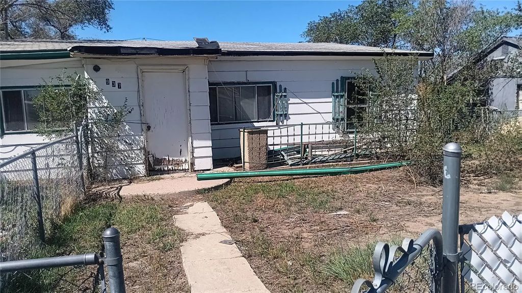 937 Elm Avenue, Las Animas