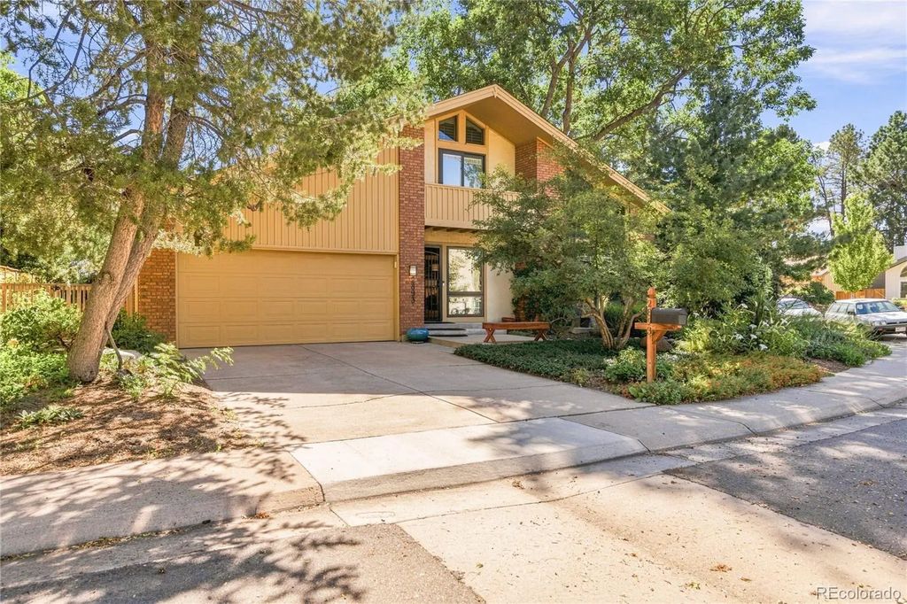 2893 S Oakland Circle E, Aurora