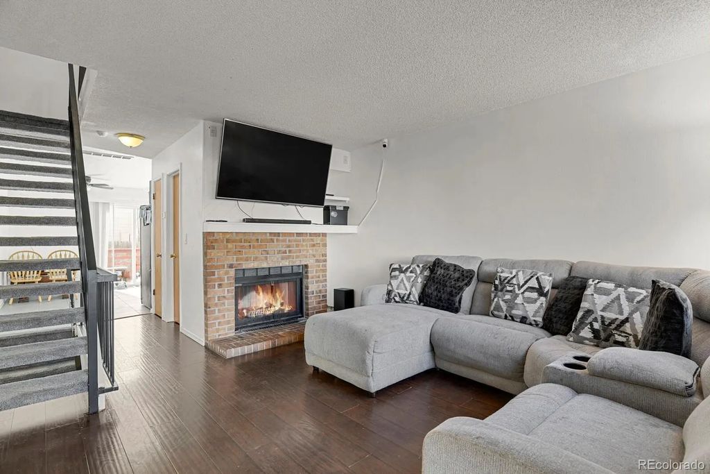 17683 E Loyola Drive E, Aurora