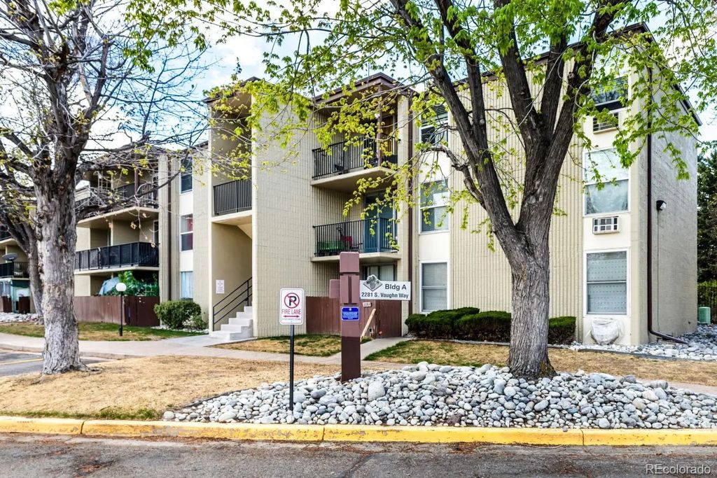 2281 S Vaughn Way 118a, Aurora