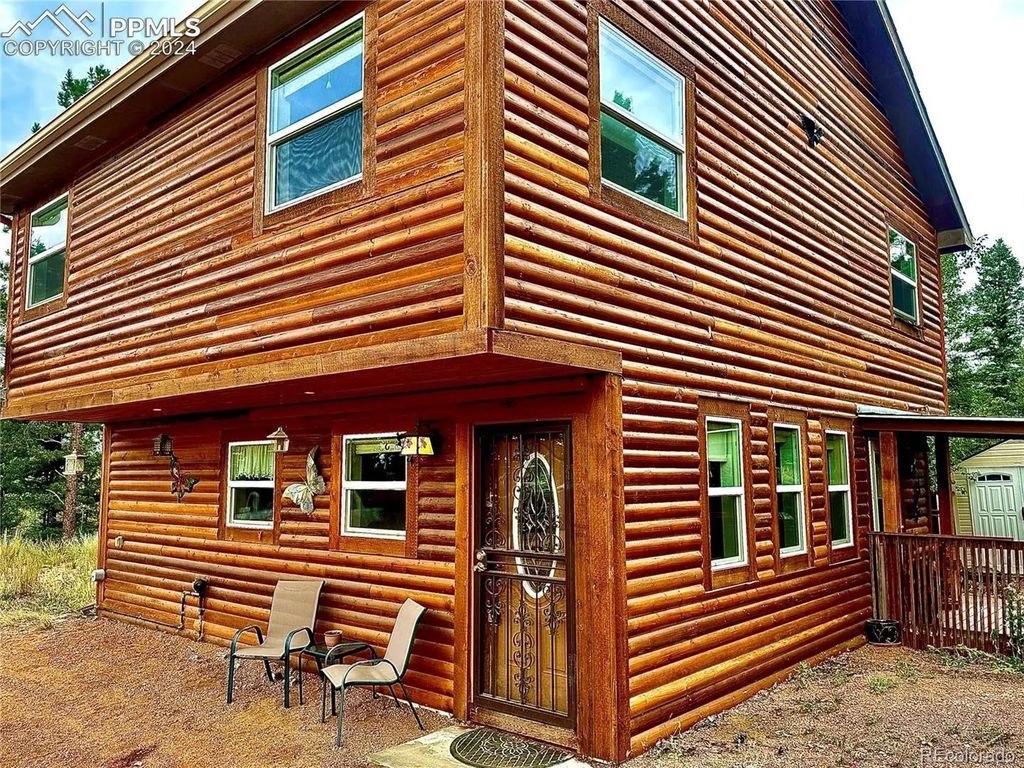 109 Garnet Way, Florissant