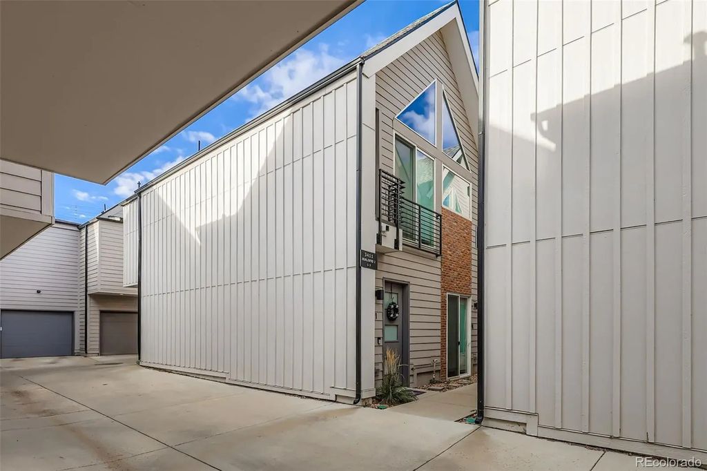 3411 N Albion Street 2-2, Denver
