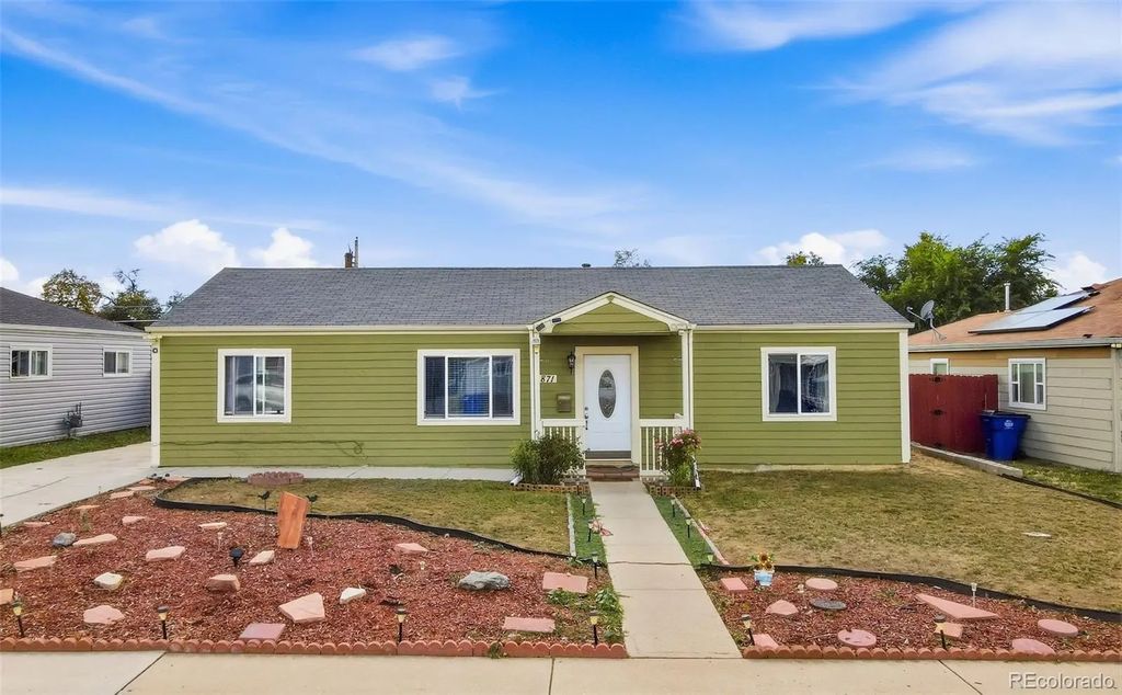 871 Victor Street, Aurora