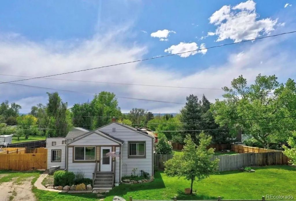105 S Newland Street, Lakewood
