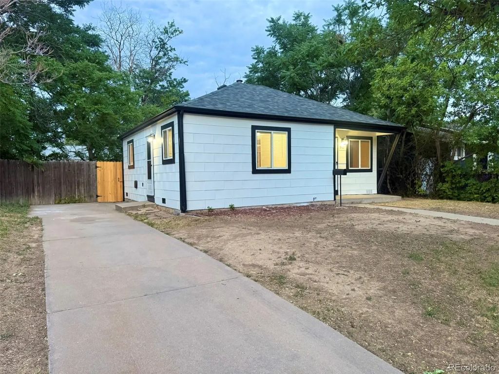 940 Moline Street, Aurora
