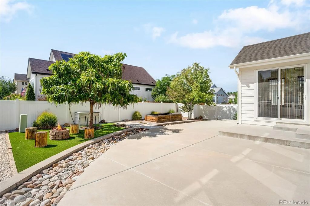 193 S 45th Avenue, Brighton