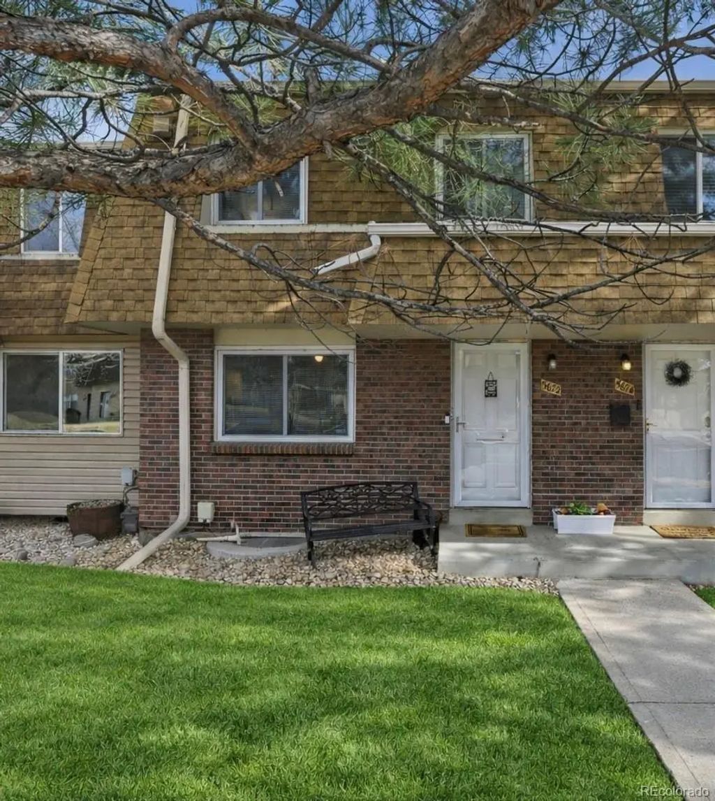 5672 S Lowell Boulevard, Littleton