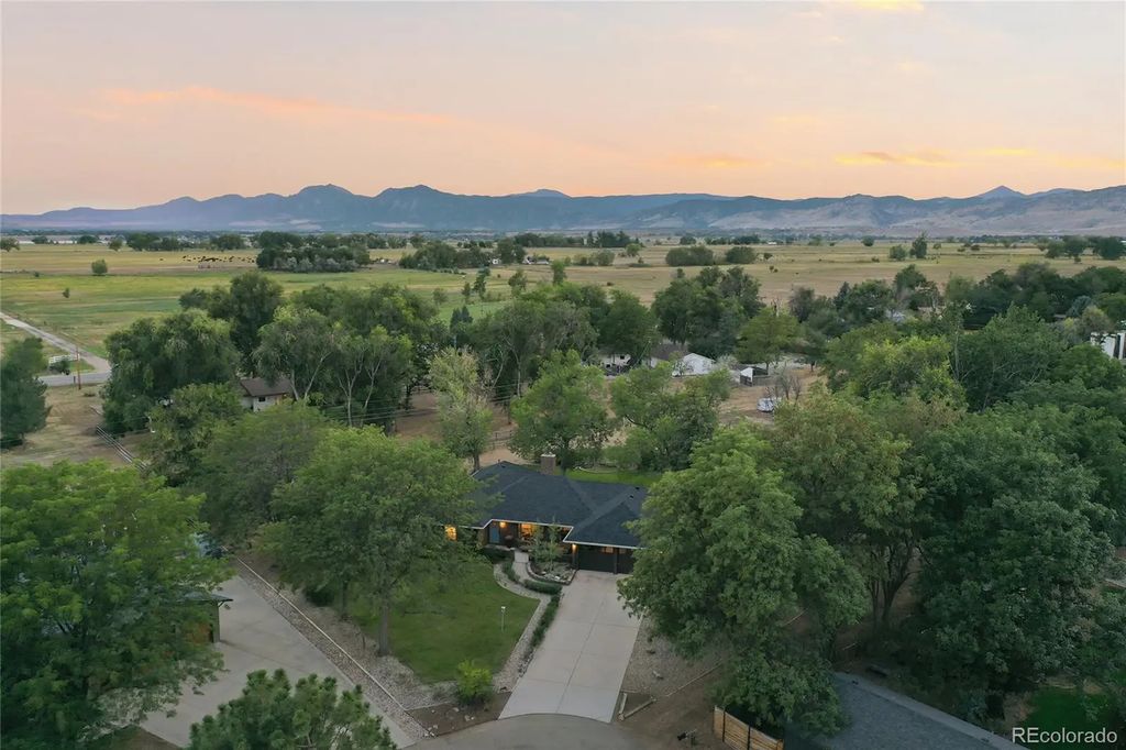 6048 Dhu Court, Longmont
