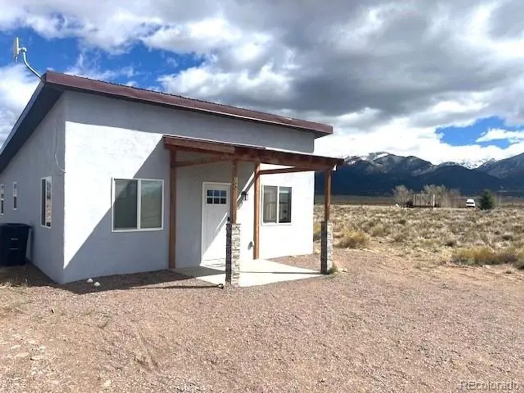 68 Camino De La Plata, Crestone