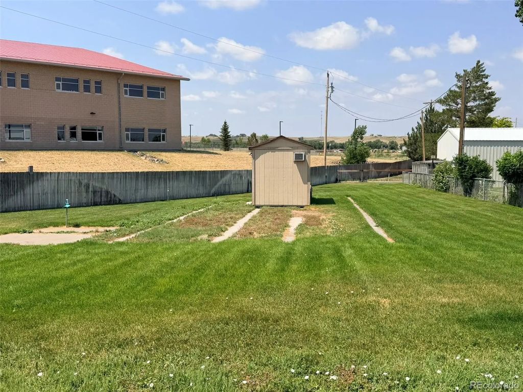 165 3rd Avenue, Deer Trail