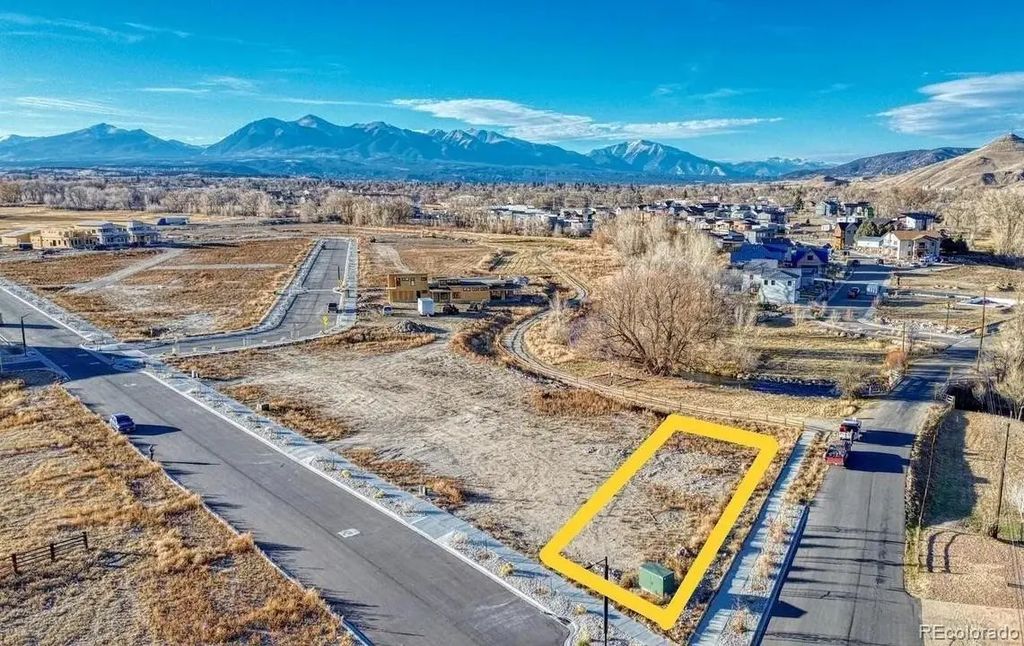 302 Confluence Road, Salida