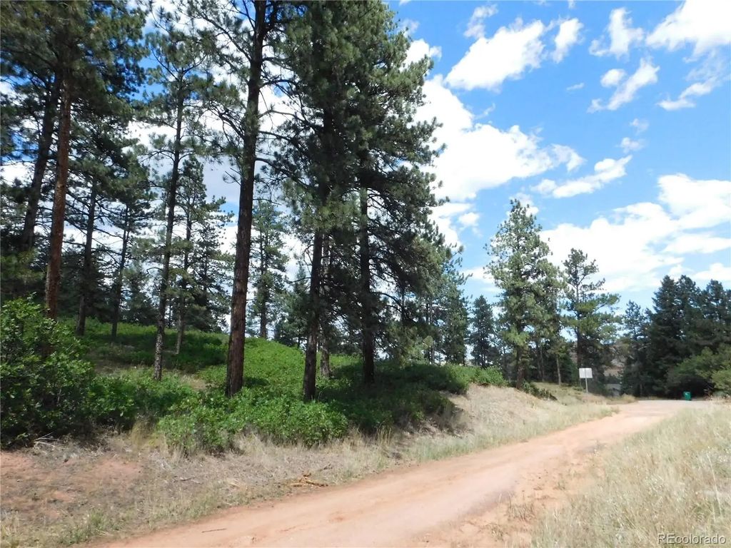 8055 Acoma Drive, Larkspur