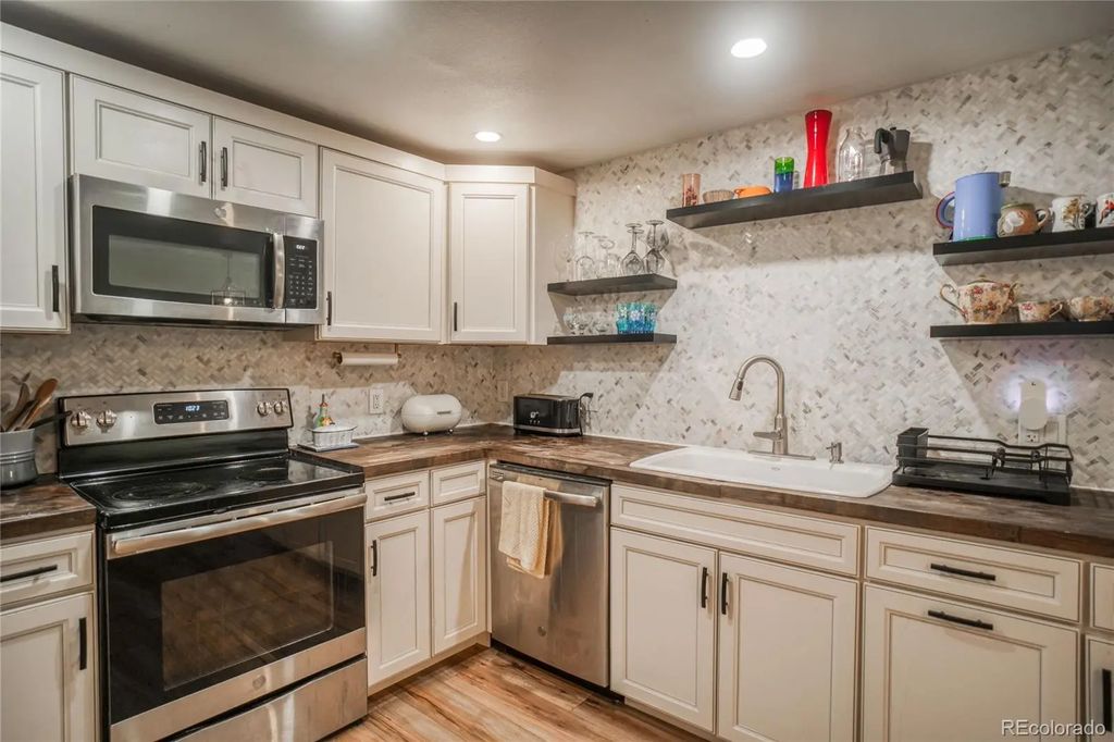 1842 Canyon Boulevard 105, Boulder