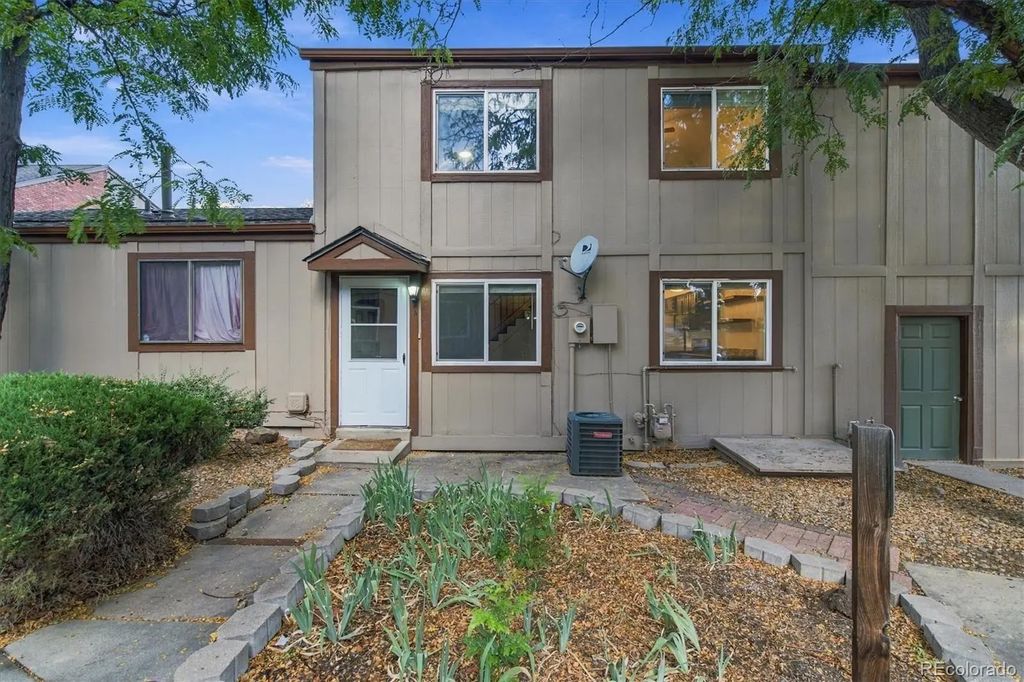 7700 W Glasgow Place 9a, Littleton