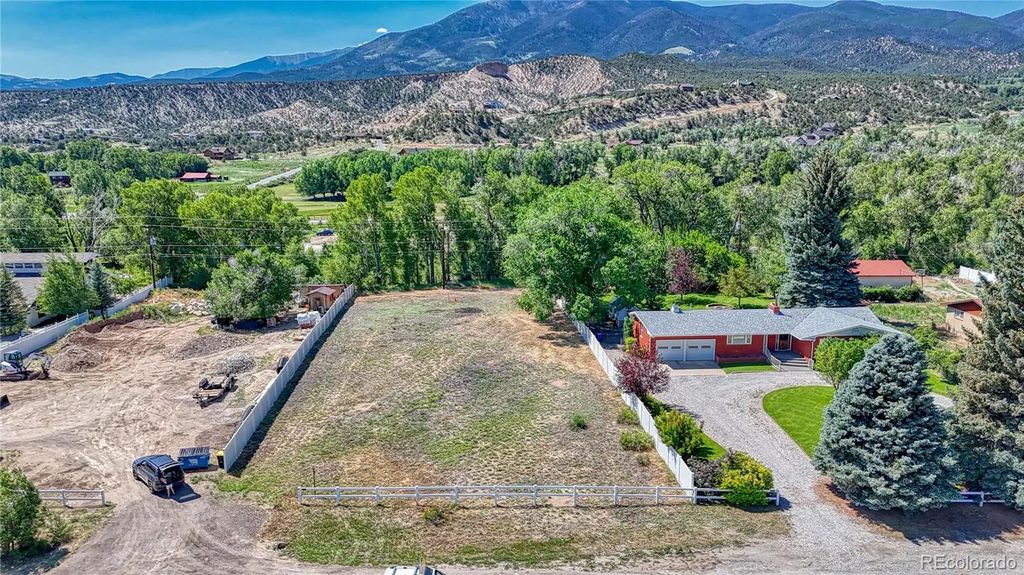 8086 W Us Highway 50, Salida