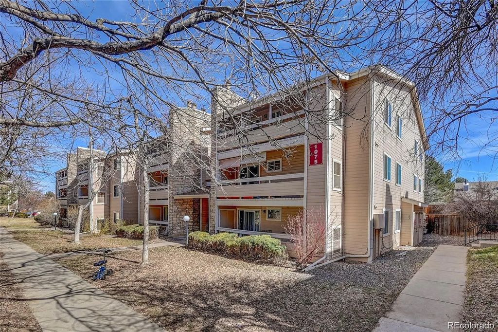 1075 S Elkhart Way 302, Aurora