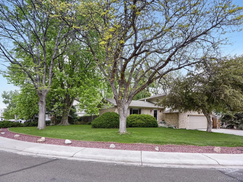 9093 W Warren Drive, Lakewood