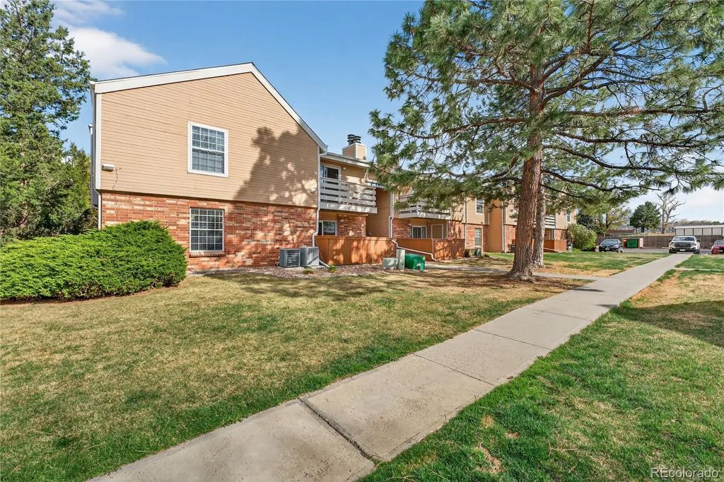 3320 S Ammons Street 101, Lakewood