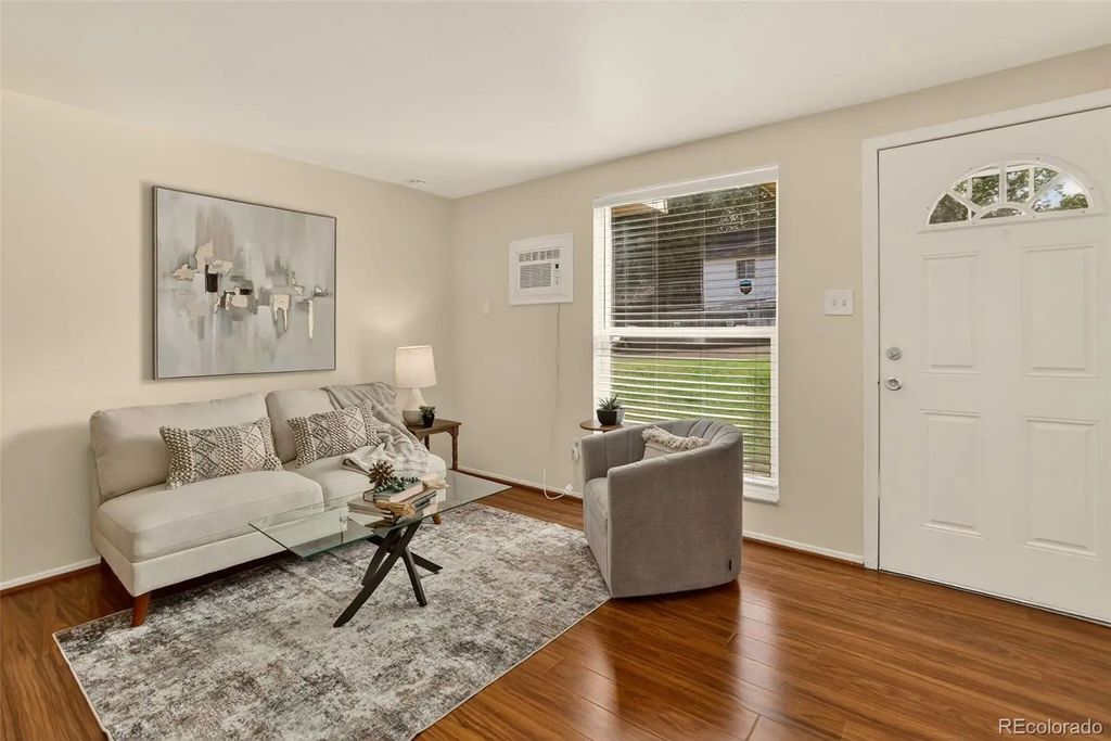 5846 S Pearl Street, Centennial
