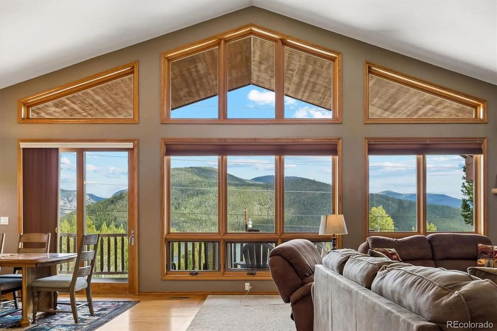 563 County Road 469, Grand Lake
