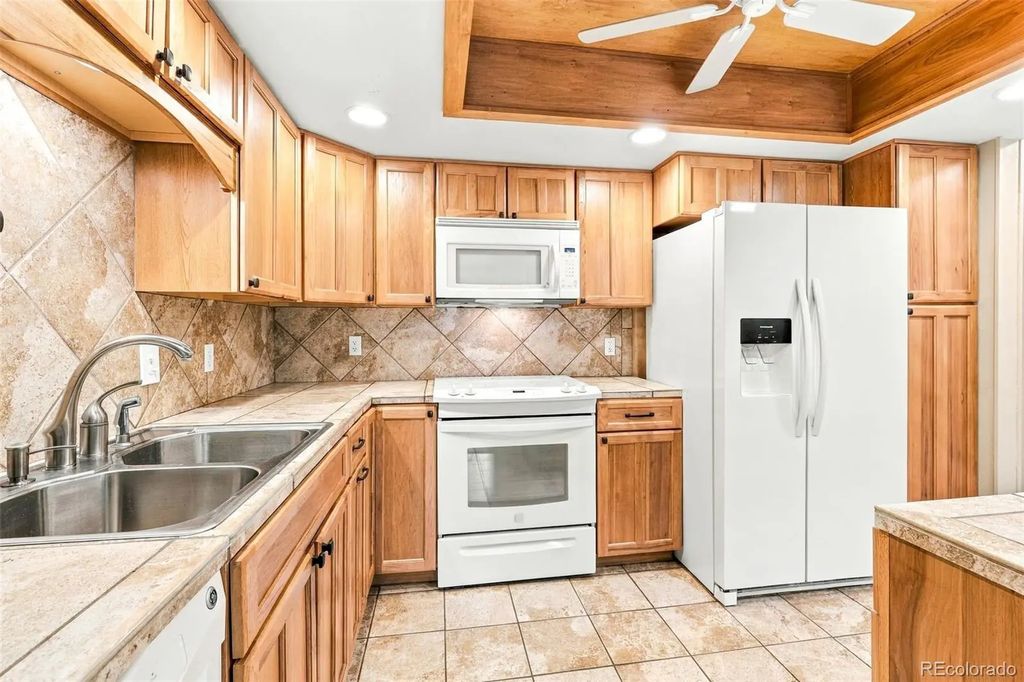 14390 E Marina Drive 209, Aurora
