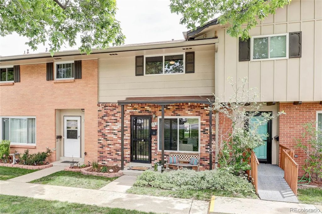582 S Xenon Court, Lakewood