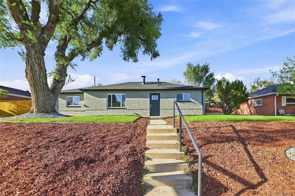 1241 E 90th Avenue, Thornton