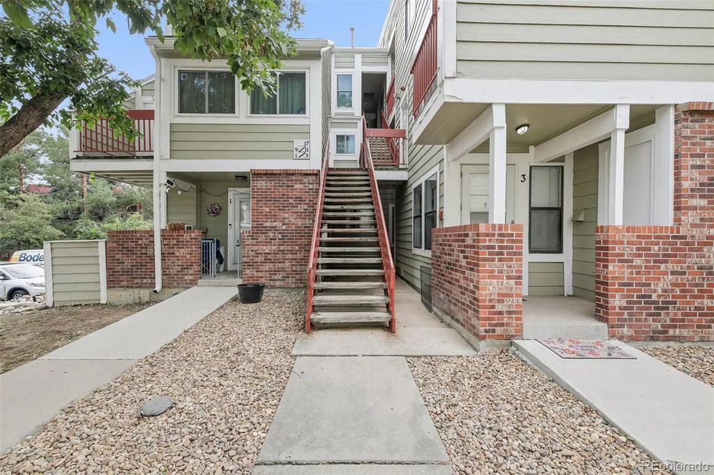 982 S Dearborn Way 18, Aurora