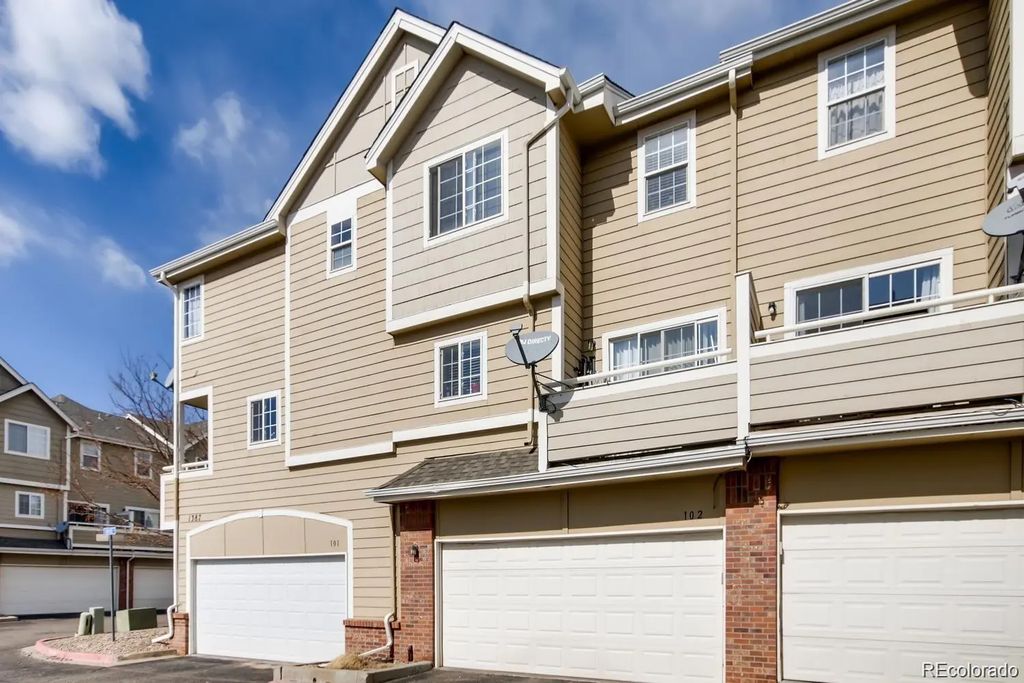 1387 S Danube Court 102, Aurora