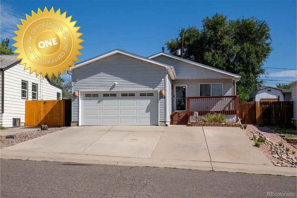2339 W Hillside Avenue, Englewood