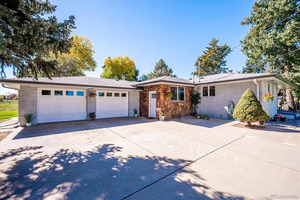 8690 W Jefferson Avenue, Lakewood