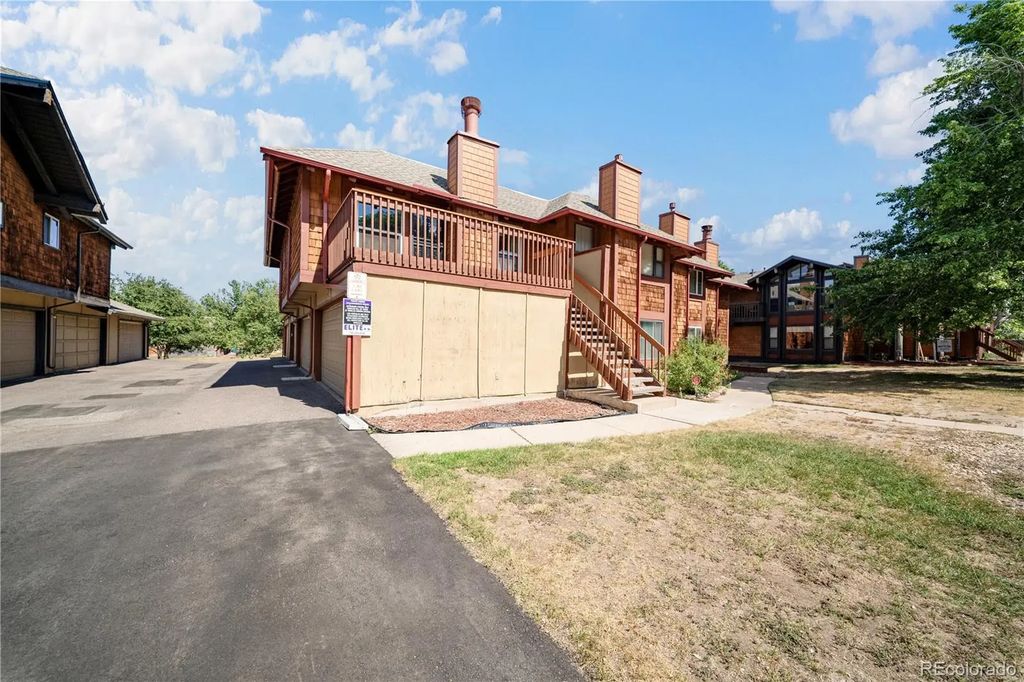 1300 S Carson Way, Aurora