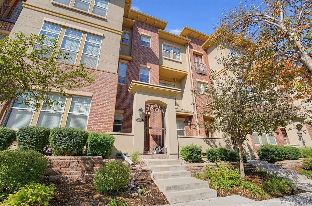7833 Inverness Boulevard, Englewood