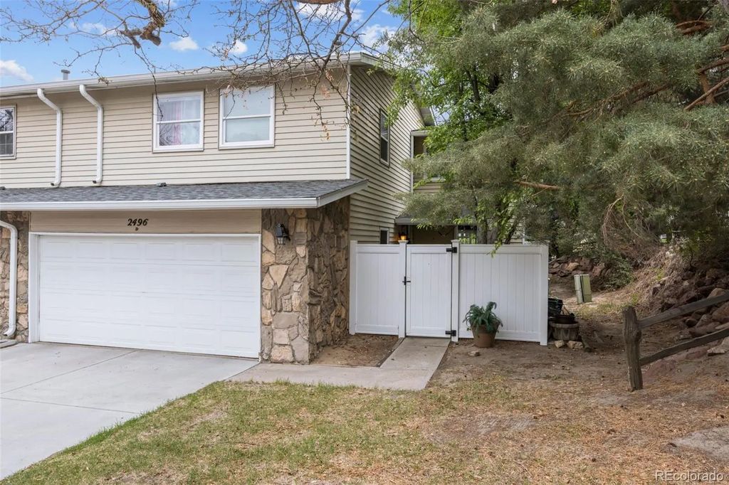 2496 S Vaughn Way D, Aurora