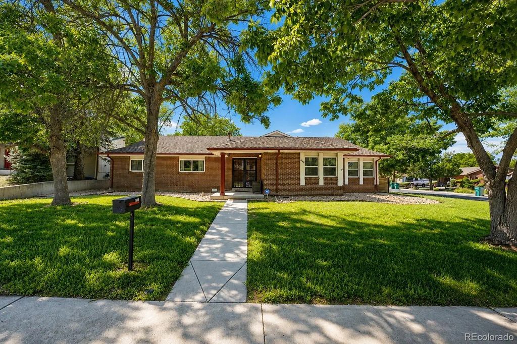 205 S Tucson Circle, Aurora