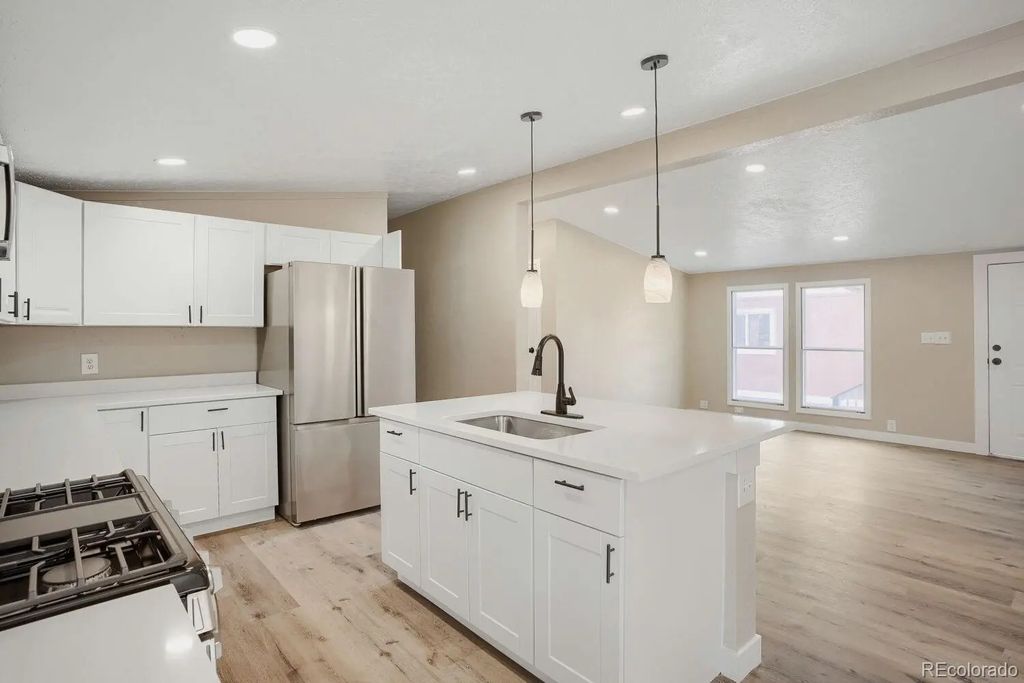 2885 E Midway Boulevard, Broomfield