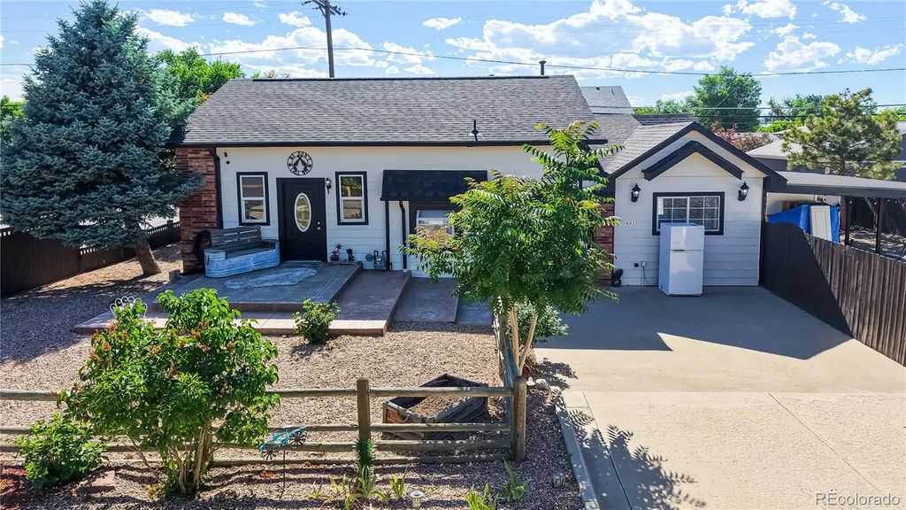693 S 5th Avenue, Brighton