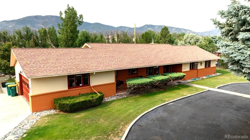 615 Poncha Boulevard, Salida