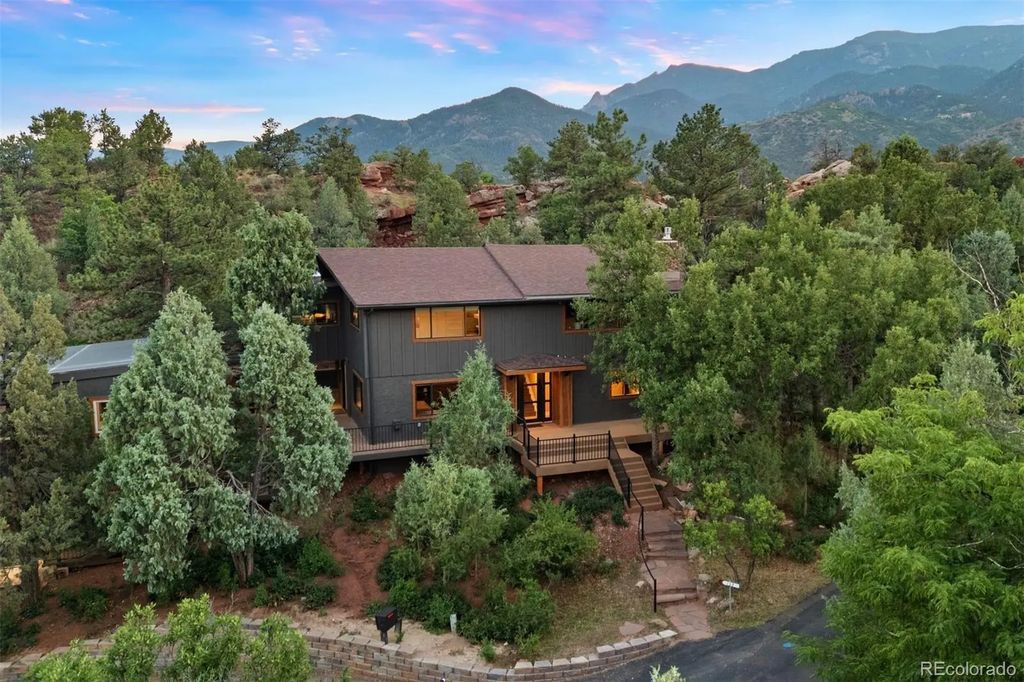 127 Via Vallecito, Manitou Springs