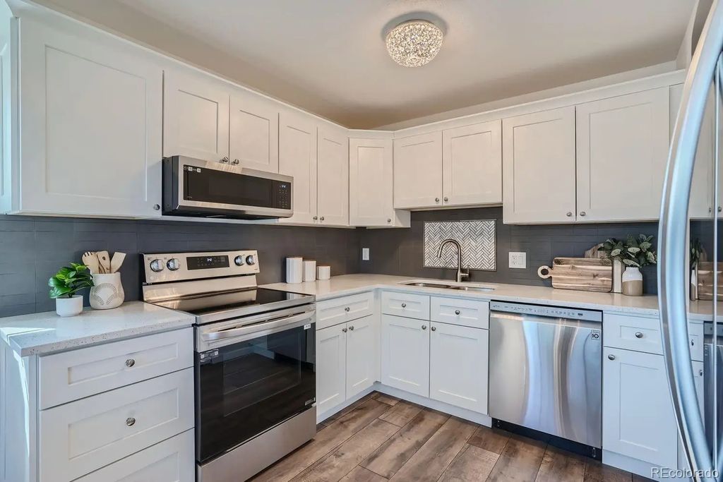 6800 E Tennessee Avenue 613, Denver