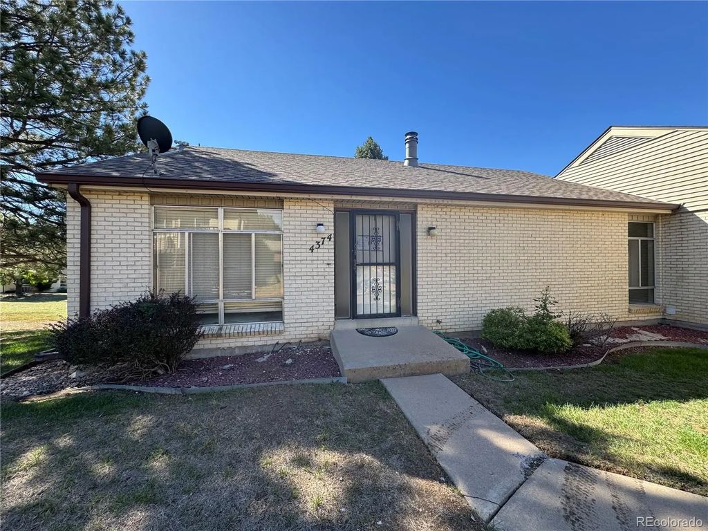 4374 W Pondview Drive, Littleton
