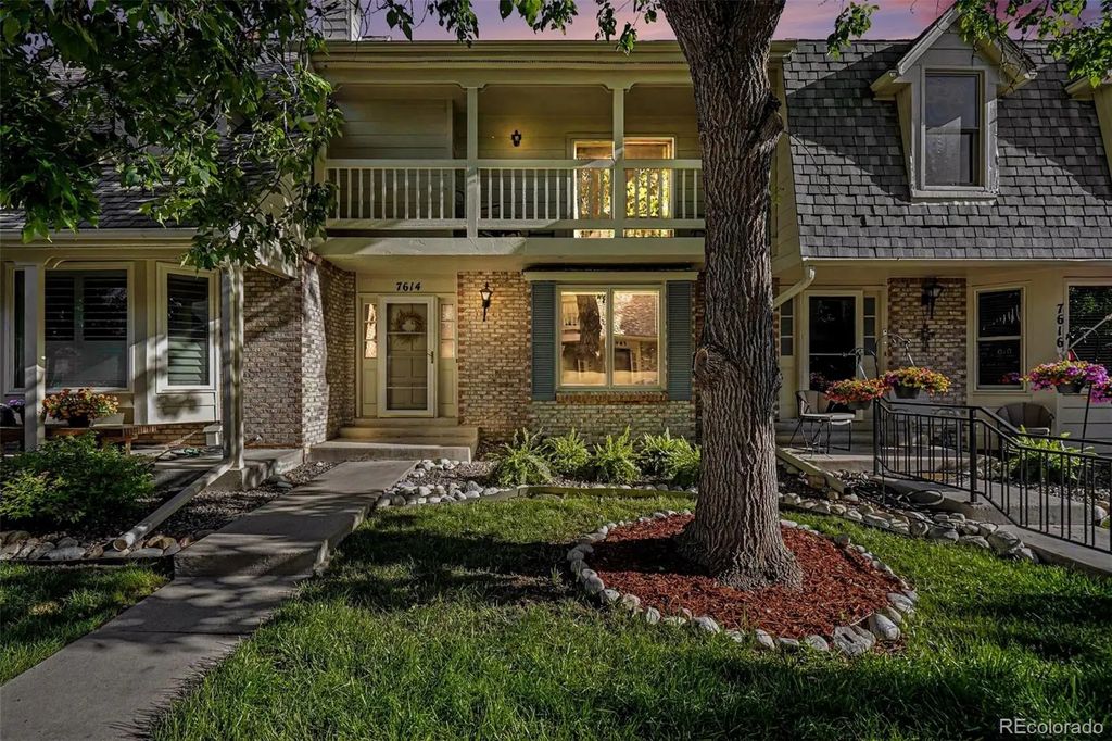 7614 S Cove Circle, Littleton