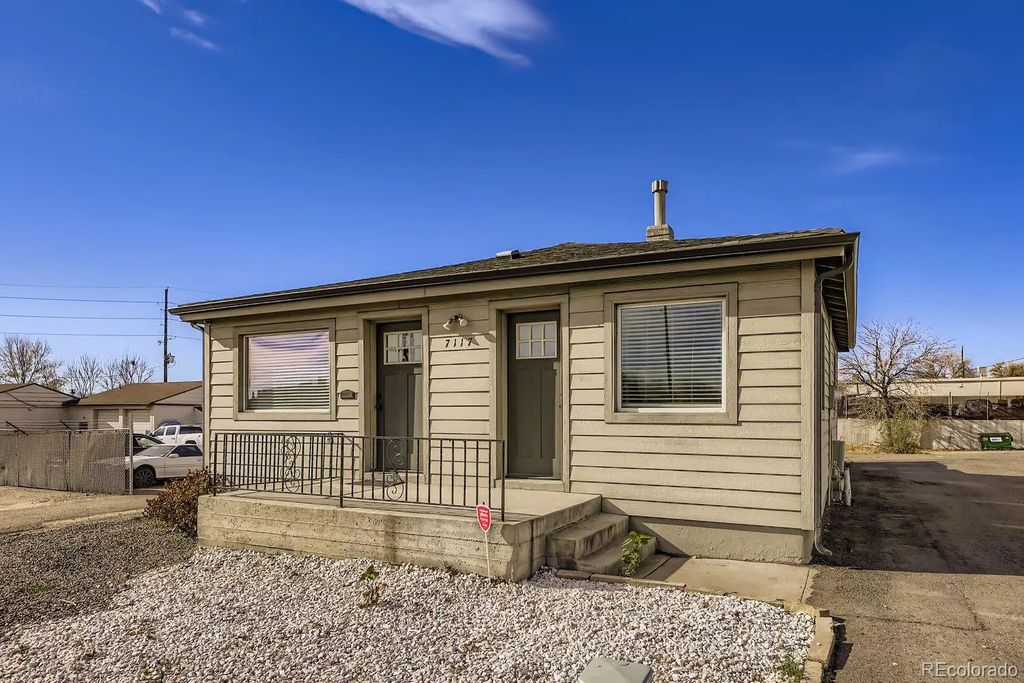7117 Lowell Boulevard, Westminster