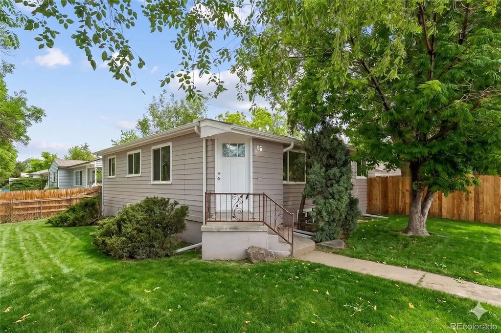 9801 E 8th Avenue, Aurora