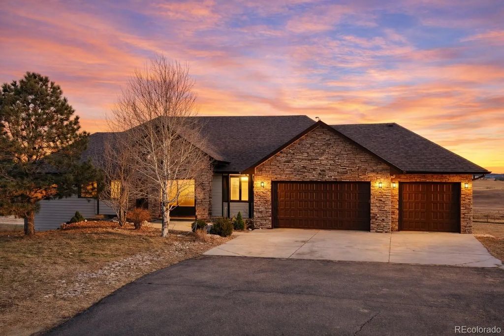 650 Coyote Trail, Elizabeth