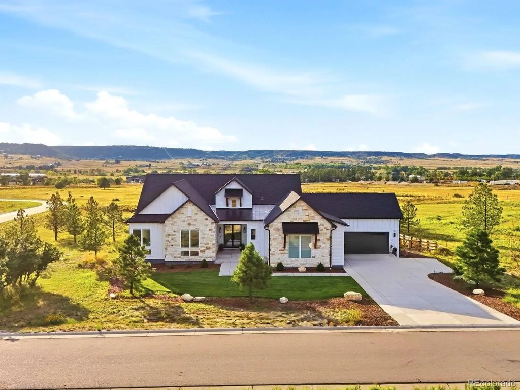 1675 Arrowpoint Court, Franktown